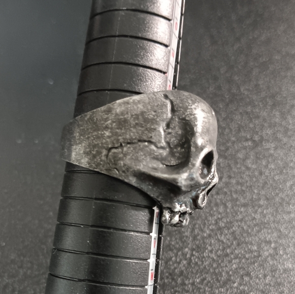 Skull Ring (New) - Picture 4 of 4